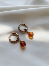 Load image into Gallery viewer, Auskari ar Dzintaru