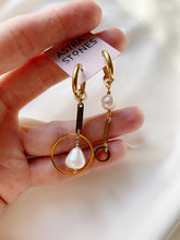 Load image into Gallery viewer, Asimetriski auskari ar Pērlēm