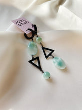 Load image into Gallery viewer, Asimetriski auskari ar Stiklu