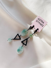 Load image into Gallery viewer, Asimetriski auskari ar Stiklu