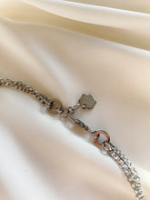 Load image into Gallery viewer, Kaklarota kulons ar Pērlēm