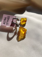 Load image into Gallery viewer, Auskari ar Dzintaru