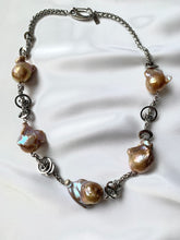 Load image into Gallery viewer, Kaklarota ar Pērlēm
